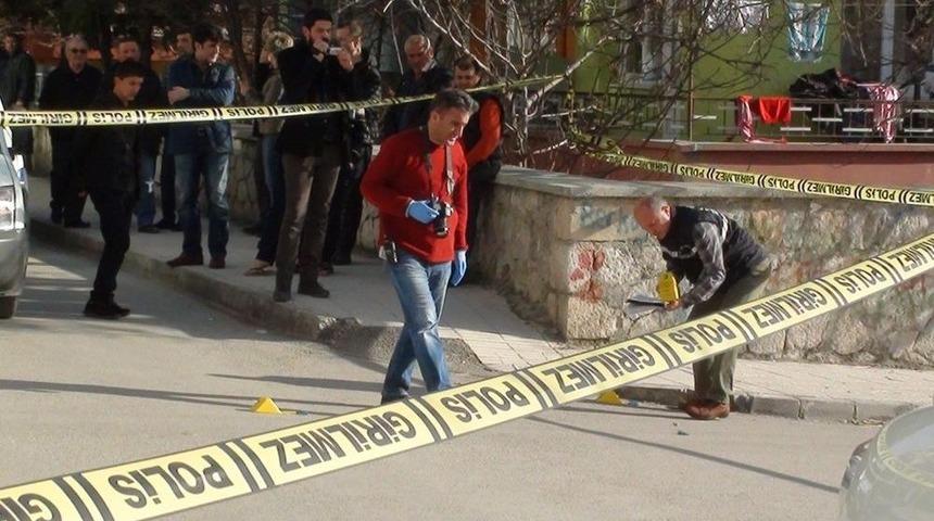 Sokak Ortasındaki Kavgada Silahlar Konuştu: 12 Yaralı