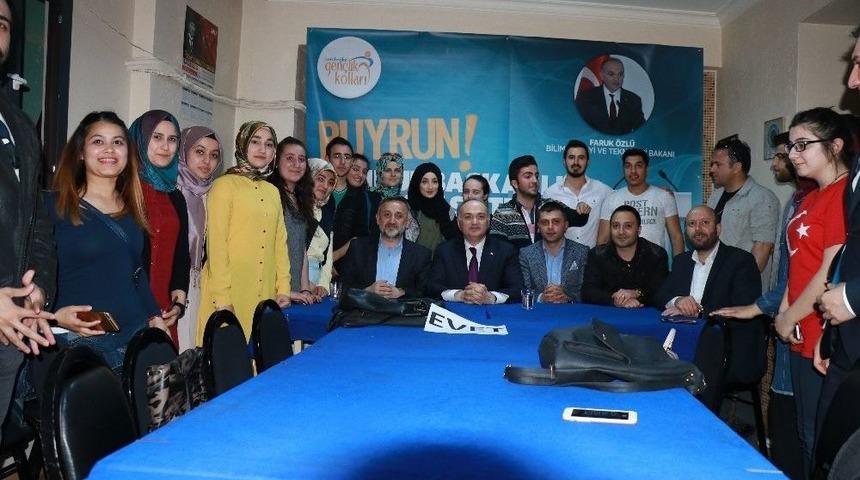 Bakan &Ouml;zl&uuml;&rsquo;den Gen&ccedil;lere Tavsiye: &ldquo;adaletli Olacağız&rdquo;