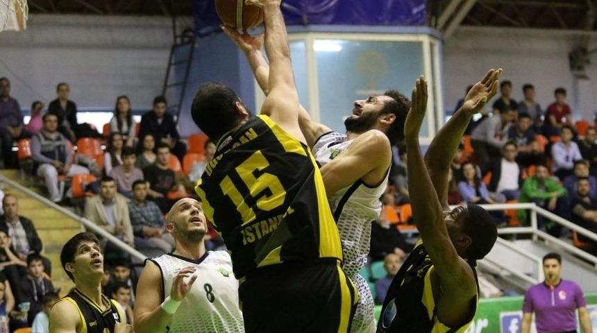 Akhisar Belediyespor, Smith İle Kazandı