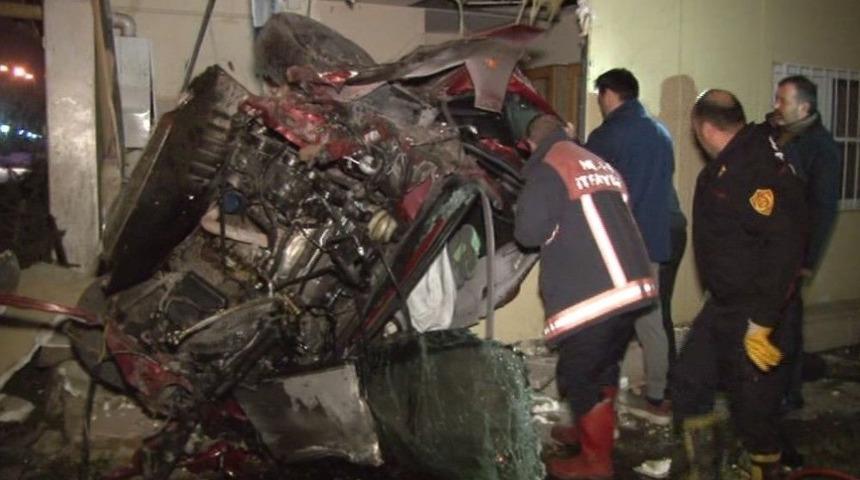 Başkent’tekontrolden Çıkan Otomobil Muhtarlık Binasına Uçtu: 4 Ölü, 1 Yaralı