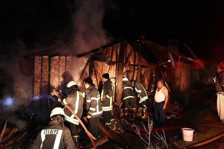 İmam Minareden Yangın Var Diye Anons Etti, Faciadan Dönüldü G2