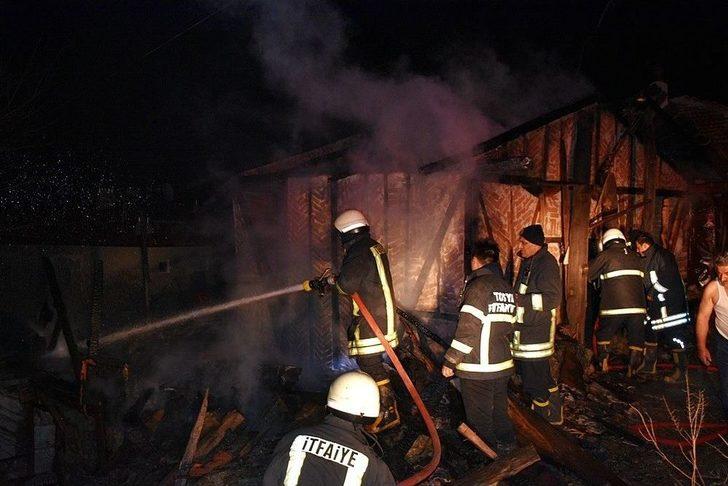 İmam Minareden Yangın Var Diye Anons Etti, Faciadan Dönüldü G4