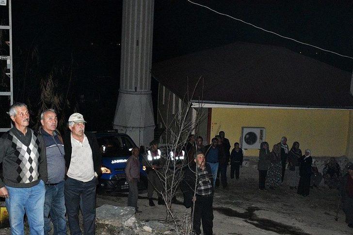 İmam Minareden Yangın Var Diye Anons Etti, Faciadan Dönüldü G5