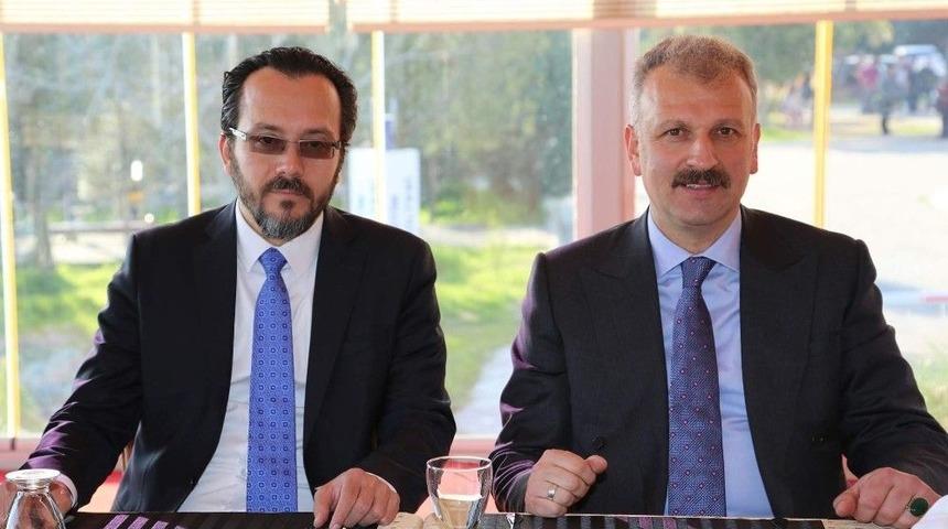 Oktay Saral, Ad&uuml; Rekt&ouml;r&uuml; Prof. Dr. Cavit Bircan&rsquo;ı Ziyaret Etti