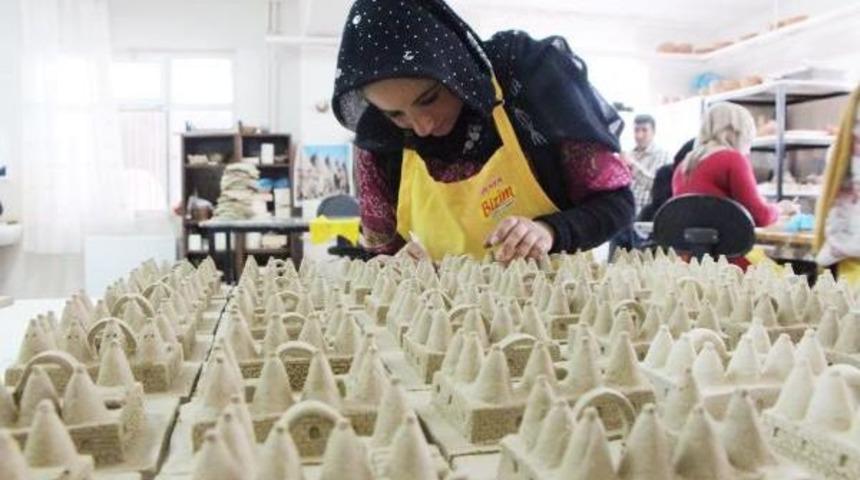 Kadınların &Uuml;rettiği 'amazon Krali&ccedil;eleri' Avrupa'ya Satılıyor