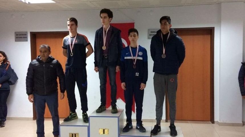 Burhaniyeli Gen&ccedil;ler Balıkesir Birincisi Oldu