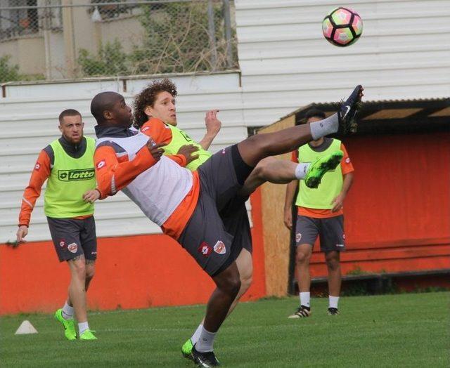 Adanaspor, Galatasaray Maçı Hazırlıklarını Sürdürüyor