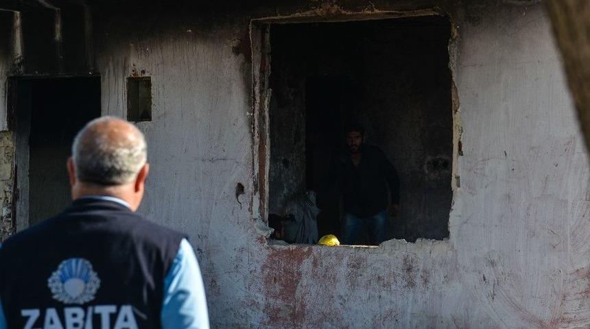 Zeytink&ouml;y&rsquo;de Metruk Binalar Yıkıldı