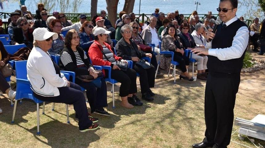 Muratpaşa&rsquo;da Sağlıklı Yaşlanma İ&ccedil;in Eğitimler S&uuml;r&uuml;yor