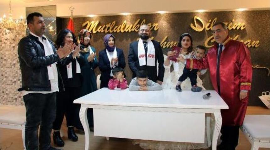 Referandum Sayesinde 8 Yıl Sonra Resmi Nikaha Kavuştular