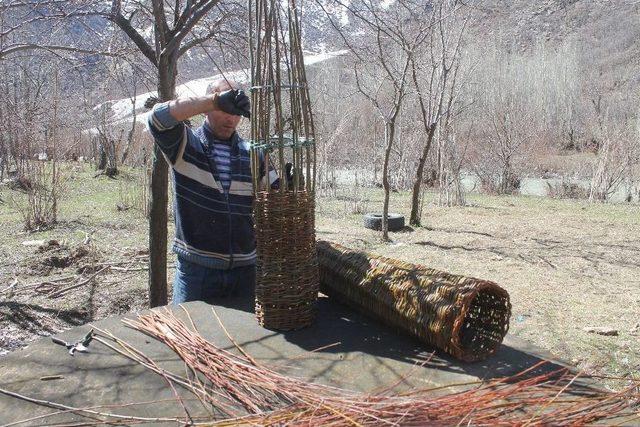 Baba Mesleğini Ayakta Tutmaya Çalışıyor