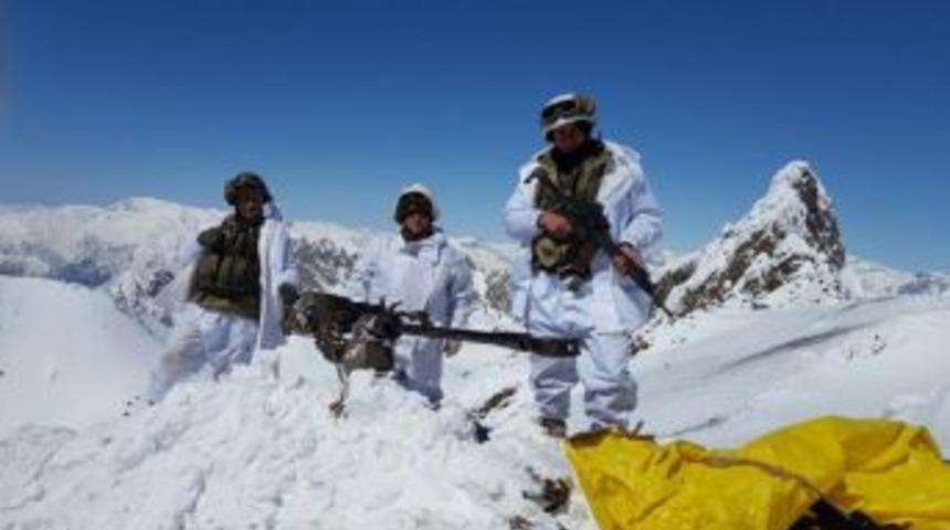 Tsk: "hakkari’de Üs Bölgelerine Saldırı Hazırlığındaki 19 Terörist Etkisiz Hale Getirildi"