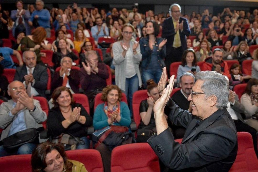Muratpaşa Belediyesi&rsquo;nden Z&uuml;lf&uuml; Livaneli&rsquo;ye Onur &Ouml;d&uuml;l&uuml;