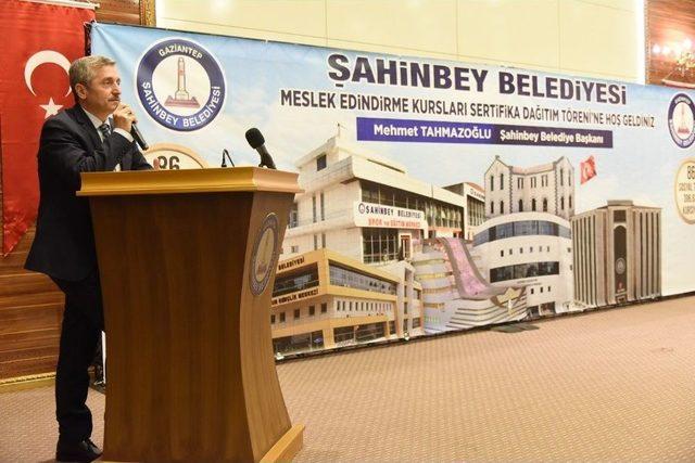 Şahinbey’de 205 Kursiyer Törenle Sertifikasını Aldı