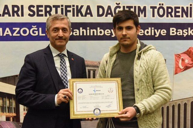 Şahinbey’de 205 Kursiyer Törenle Sertifikasını Aldı