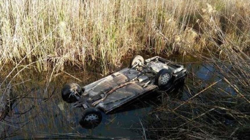 Kanala U&ccedil;an Otomobilin Alkoll&uuml; S&uuml;r&uuml;c&uuml;s&uuml; Ağır Yaralandı