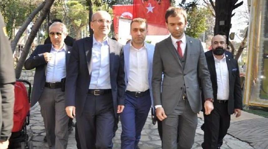 Başbakan Yardımcısı Şimşek Gen&ccedil;lerden 'evet' Istedi