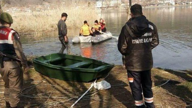 Gölcük Gölü'nde Kayık Alabora Oldu, 1 Kişi Kayıp