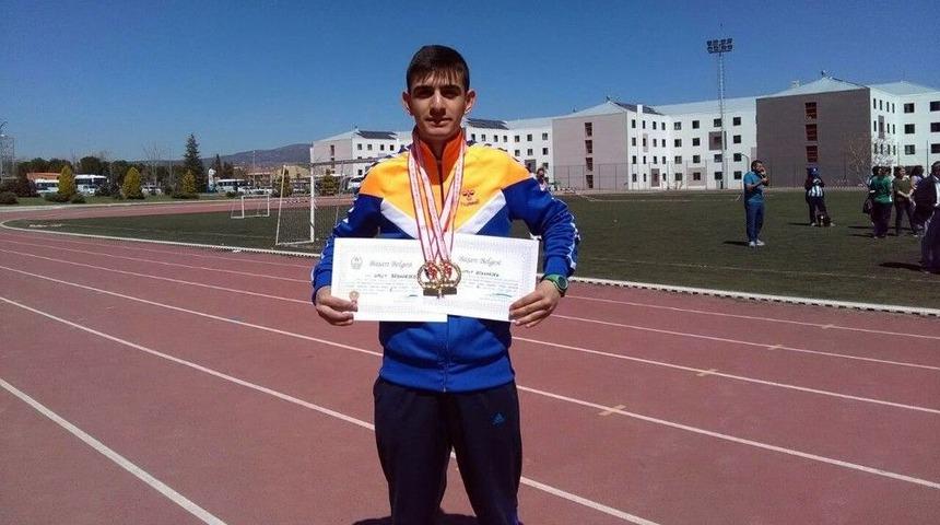 Umut Beşkardeş T&uuml;rkiye Birincisi Oldu