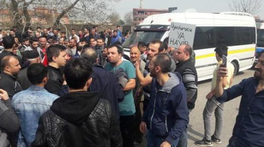 Bursa&rsquo;Da Uyuşturucuyu Protesto Eden Mahalleli Yol Kapattı