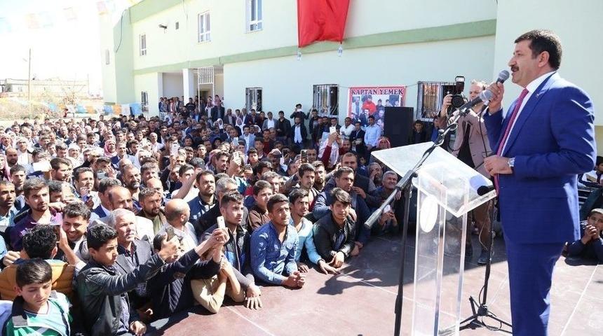 Başkan Ekinci Mitingde Y&uuml;zlerce Kişiye Seslendi