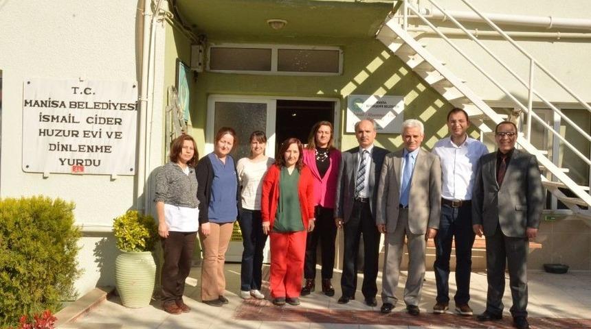 T&uuml;rk Sağlık Sen Yaşlıları Unutmadı