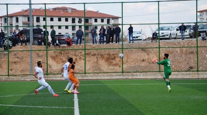 Yeşilyurt Belediyespor Zirve Takibini S&uuml;rd&uuml;r&uuml;yor