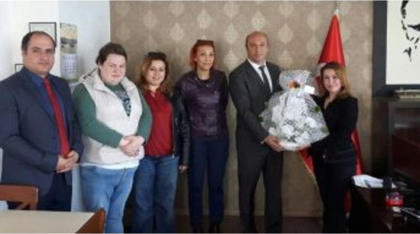 G&uuml;ner Bahadır&rsquo;a Engellilerden Nazik Ziyaret