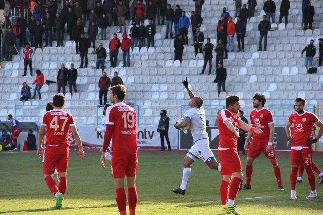 B.b. Erzurumspor: 2 - Pendikspor: 4