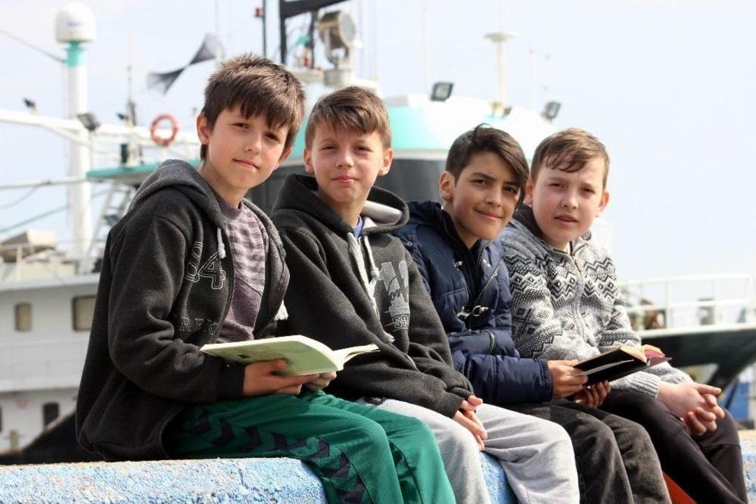 (&ouml;zel Haber) Kitapsever 4 Arkadaştan İnsanlara Mesaj