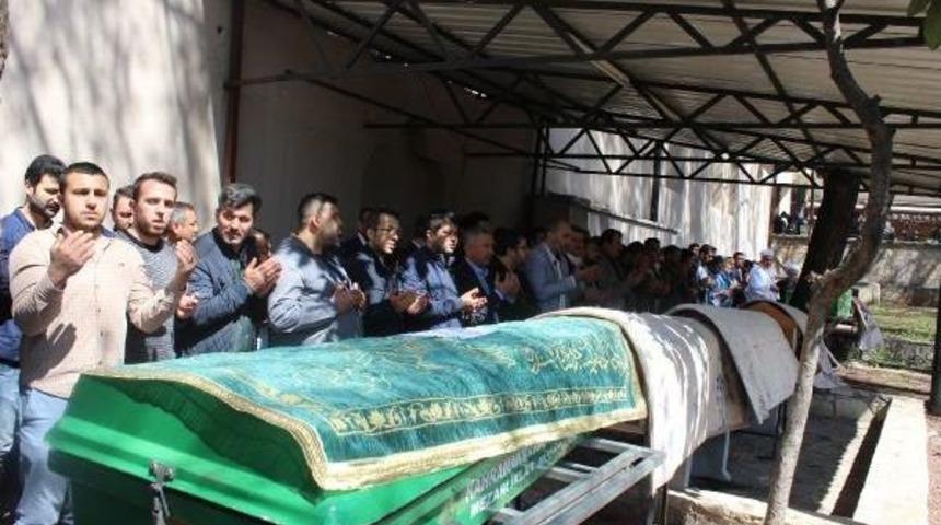 Kahramanmaraş'taki Kazada &Ouml;len 5 Kişi Toprağa Verildi