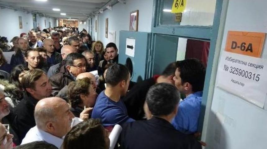 Bulgaristan'daki Se&ccedil;im I&ccedil;in İstanbul'da Saat 07.00'de Sandık Başına Koştular (2)