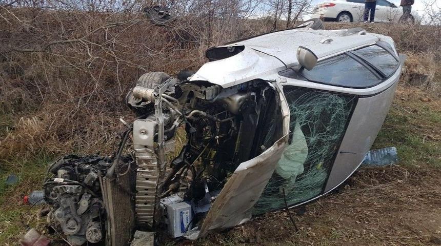 &Ccedil;ankırı&rsquo;da Otomobil Tarlaya U&ccedil;tu: Aynı Aileden 6 Kişi Yaralandı