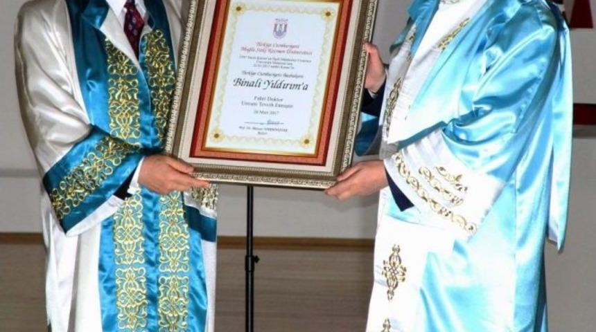 Başbakan Yıldırım&rsquo;a Fahri Doktora Payesi