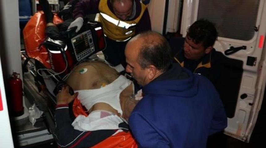 Kazayla Kendini Vurdu, Ağır Yaralandı