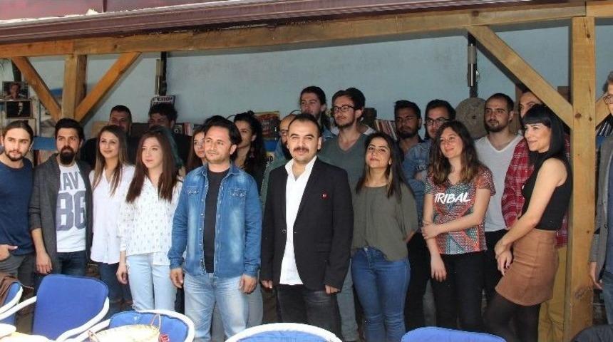 Muğlalı Tiyatroculardan D&uuml;nya Tiyatro G&uuml;n&uuml; Mesajı