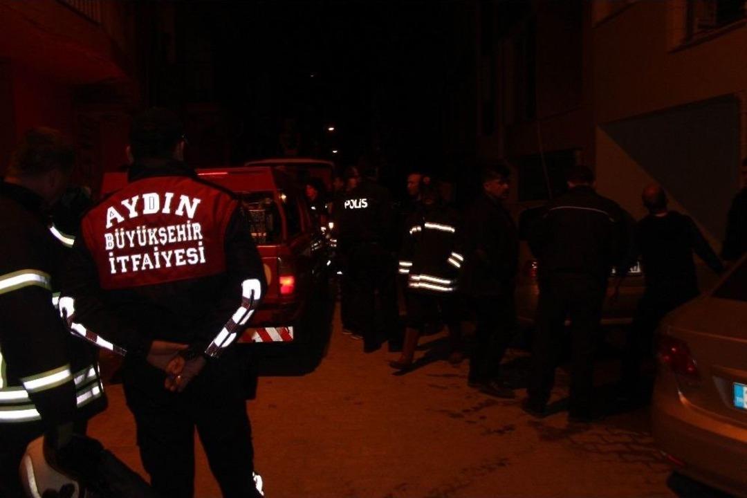 &Ouml;ğrencilerin Kaldığı Binada &Ccedil;ıkan Yangın Paniğe Neden Oldu