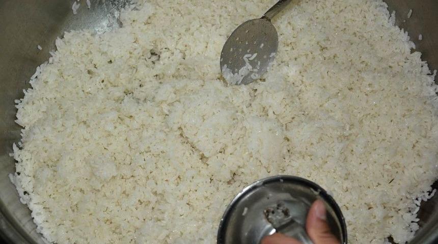 Vitrine ’diplomalı Pilavcı’ Yazdı İşleri Açıldı