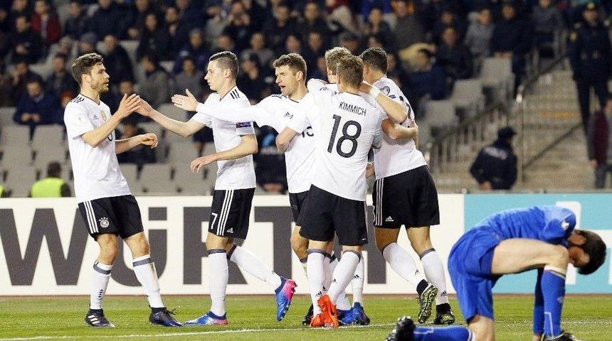 Favoriler Kaybetmedi