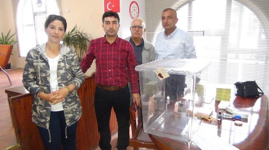 Taşucu Deniz Limanı G&uuml;mr&uuml;k Kapısı&rsquo;nda Oy Verme İşlemi Başladı