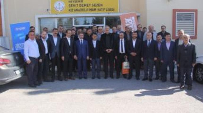 &Ouml;nder İmam Hatipliler B&ouml;lge Toplantısı Yapıldı
