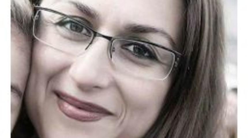 Kansere Yenik D&uuml;şen Gen&ccedil; Annenin &Ouml;l&uuml;m&uuml; Herkesi &Uuml;zd&uuml;