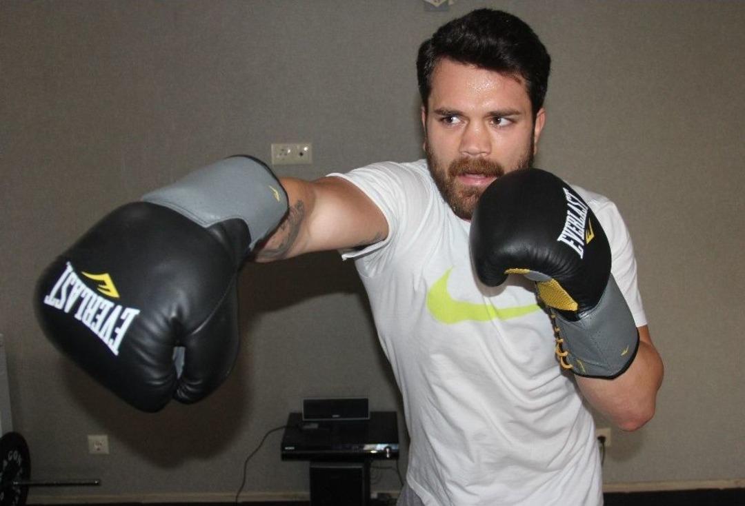 (&ouml;zel Haber) Milli Boks&ouml;r Alman Rakibine Meydan Okudu