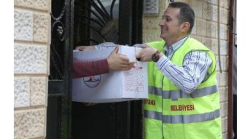 Karşıyaka&rsquo;da 6 Bin 500 Aileye Erzak Desteği