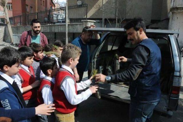 Hakkari'de Okullara 6 Bin Fidan Dağıtılacak