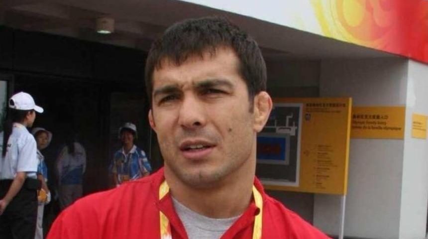 Şampiyon G&uuml;reş&ccedil;i Şeref Eroğlu, Fair-play &Uuml;niversiteler Kervanı&rsquo;nda