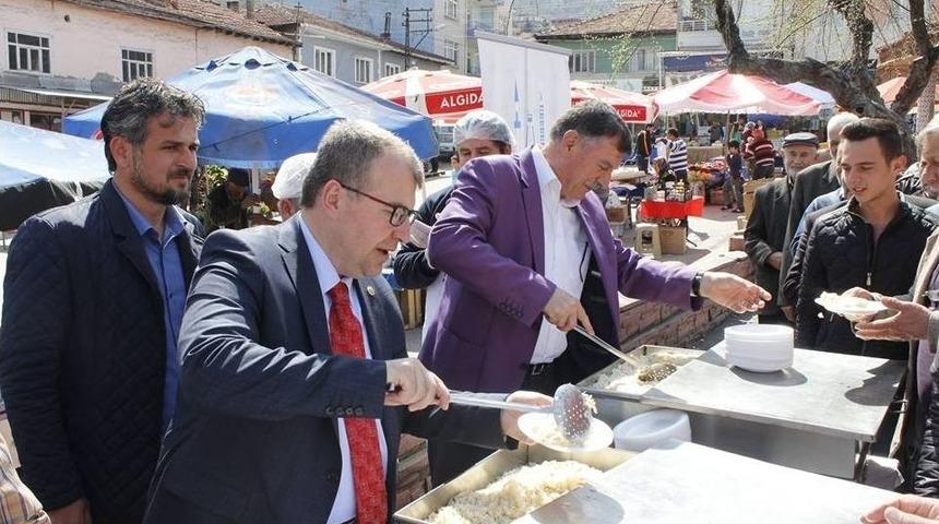 Başkan Duymuş, Milletvekili Eldemir&rsquo;le Beldede Vatandaşlarla Bir Araya Geldi