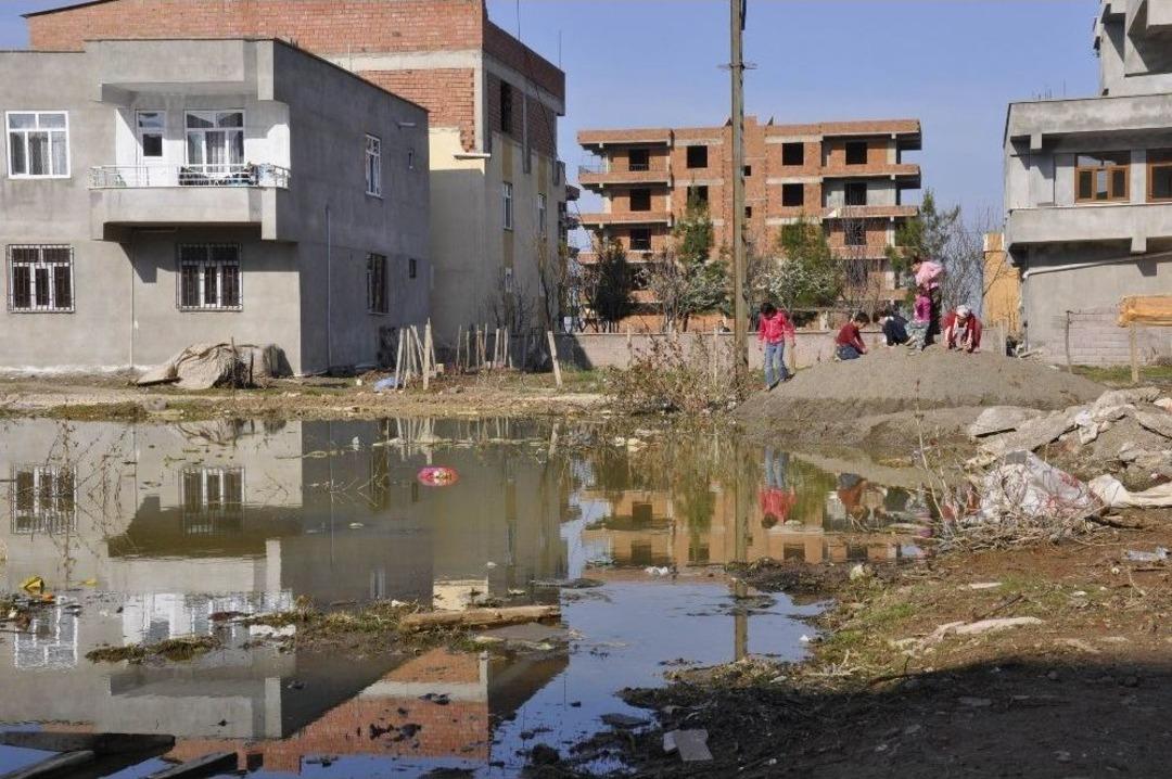 Kokudan Kapı Ve Pencerelerini A&ccedil;amıyorlar