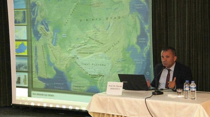 G&uuml;ncel Gelişmeler Işığında Doğu T&uuml;rkistan&rdquo; Konulu Konferans