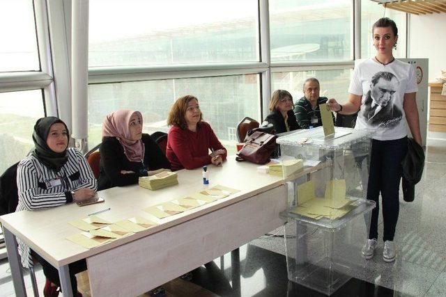 Sınır Kapılarında Referandum Oylamaları Başladı